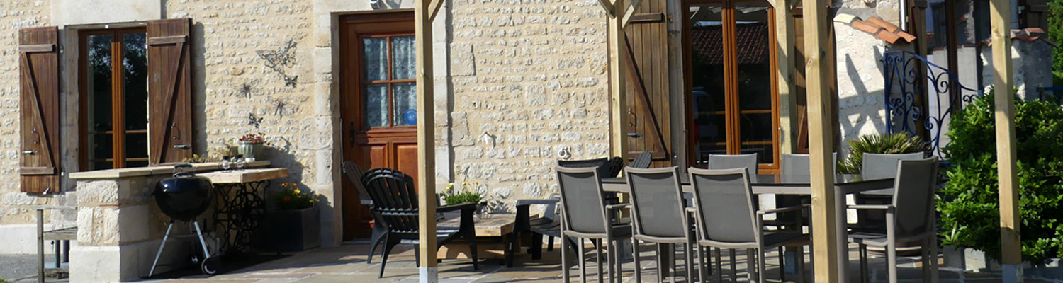 Alfresco Dining Terrace at Le Vieux Cafe Holiday Cottage